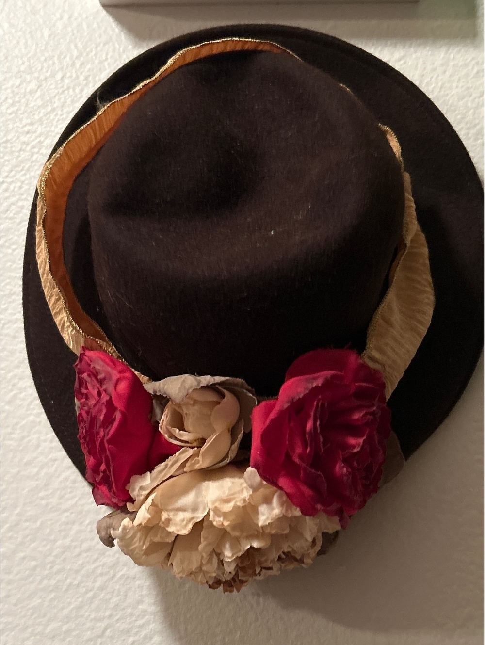 Vintage Stetson 100% Wool Brown Hat with Red and Cream Flower Accents